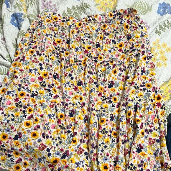 Old Navy Floral Print Skirt - Picture 1 of 6